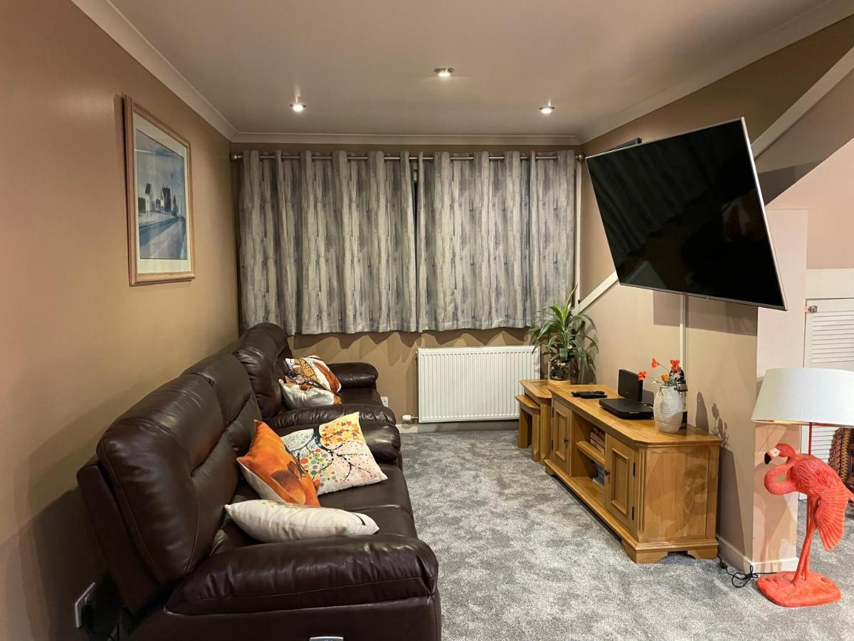 Premium 2Nd Floor 2 Bed Apt Sleeps 4 Adults In Oban Town 외부 사진