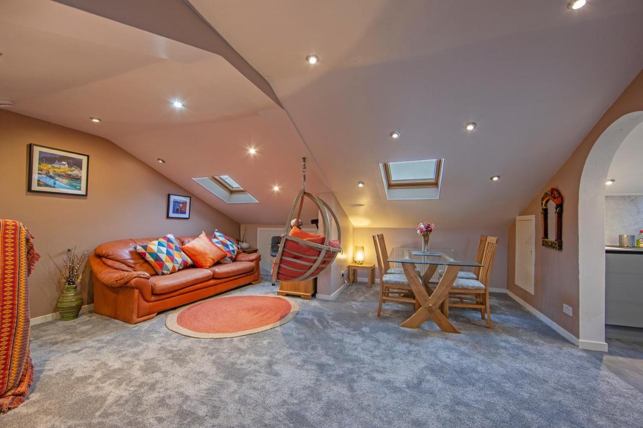 Premium 2Nd Floor 2 Bed Apt Sleeps 4 Adults In Oban Town 외부 사진