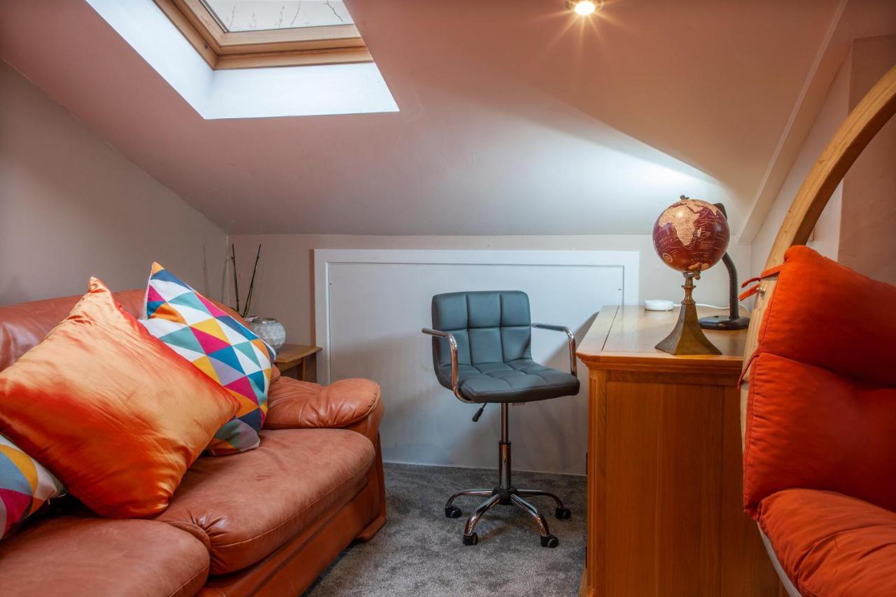 Premium 2Nd Floor 2 Bed Apt Sleeps 4 Adults In Oban Town 외부 사진