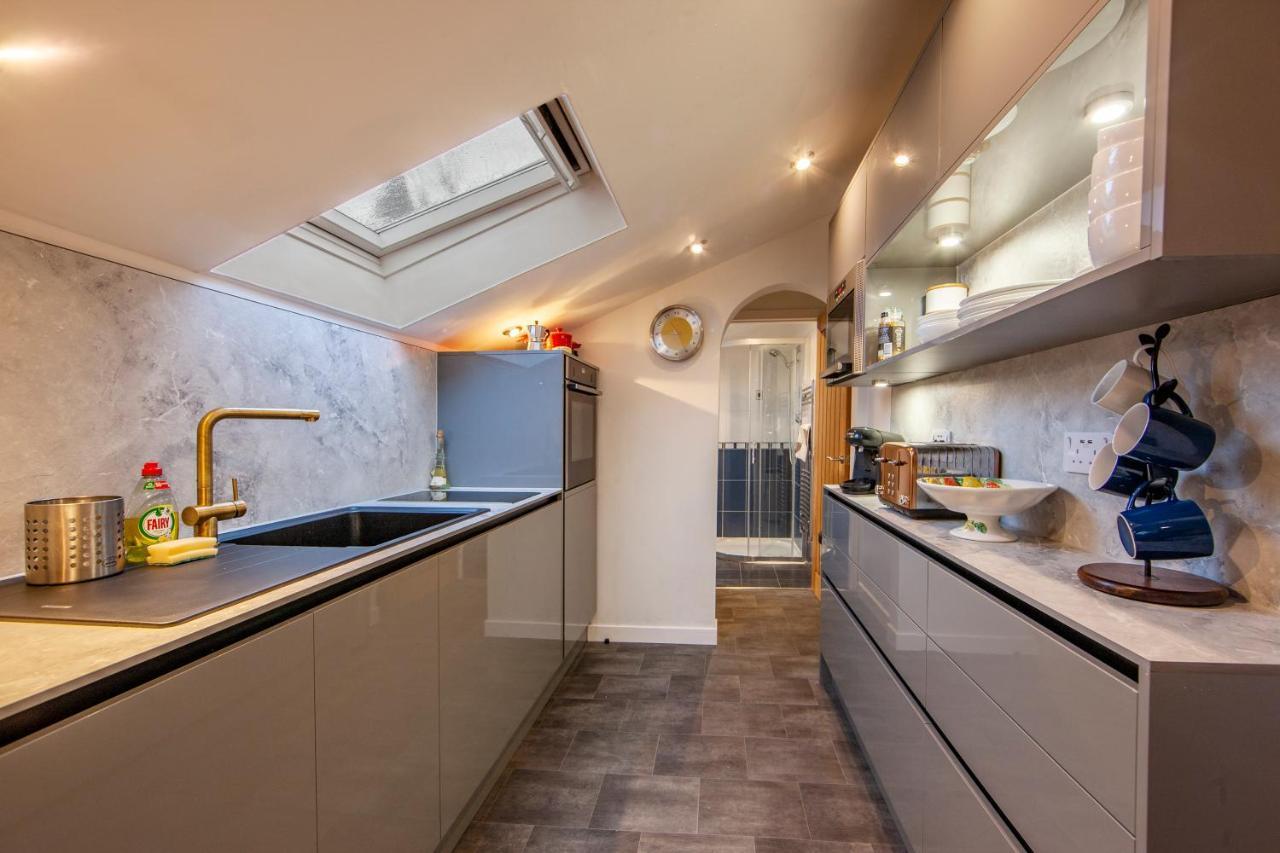 Premium 2Nd Floor 2 Bed Apt Sleeps 4 Adults In Oban Town 외부 사진